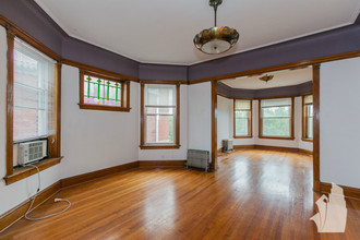 1210 W Addison St in Chicago, IL - Building Photo - Building Photo