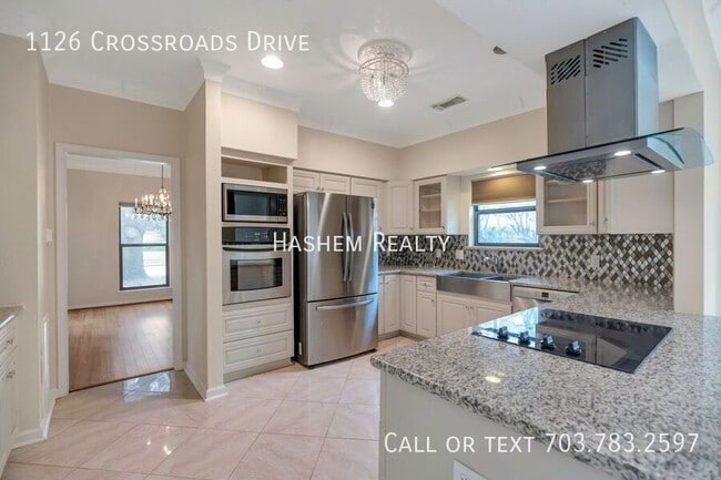 1126 Crossroads Dr in Houston, TX - Building Photo - Building Photo