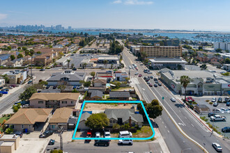 Liberty Row Apartments in San Diego, CA - Building Photo - Building Photo