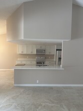 5406 Burchette Rd in Tampa, FL - Building Photo - Building Photo