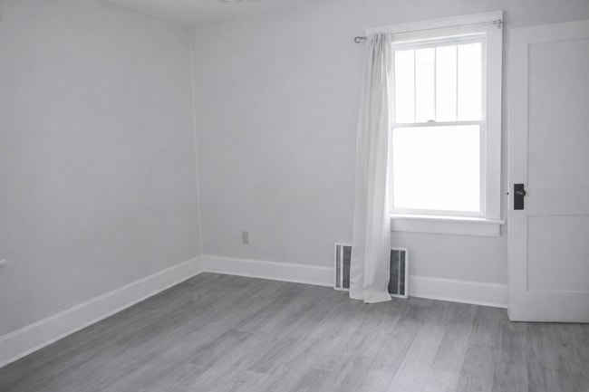 2017 37th St NW in Canton, OH - Building Photo - Building Photo