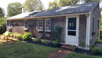 20 Winslow Ave in Plymouth, MA - Building Photo