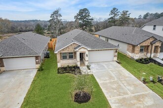 18009 Martin Pines Dr in Conroe, TX - Building Photo - Building Photo