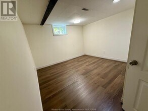 1697 Westcott Rd in Windsor, ON - Building Photo - Building Photo