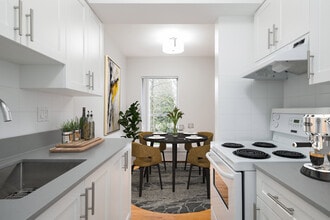 4639 W 10th Ave in Vancouver, BC - Building Photo - Building Photo