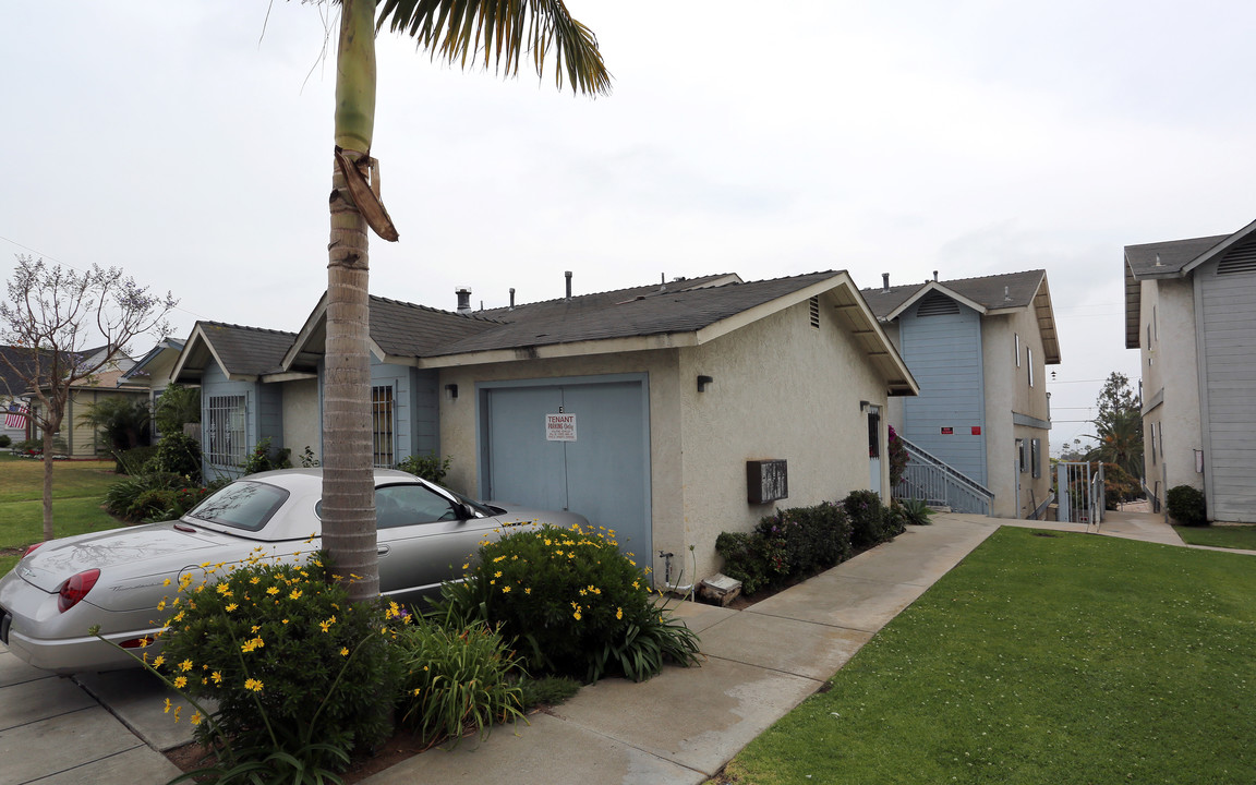 313 S Horne St in Oceanside, CA - Building Photo