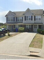 460 Parkway Rd in Union City, GA - Building Photo