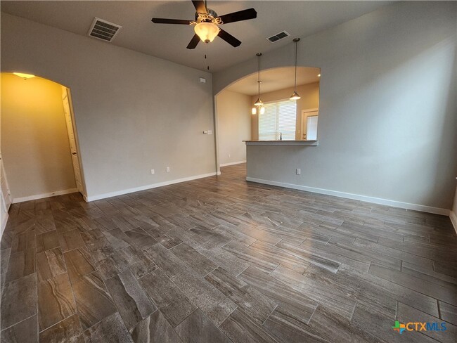 property at 565 Creekside Frst
