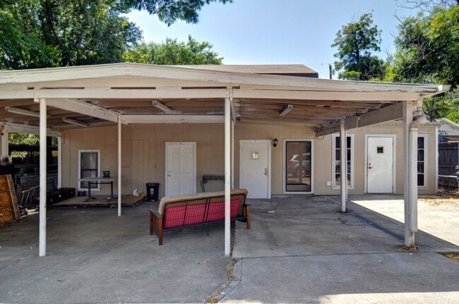 2219 Refugio Ave in Fort Worth, TX - Building Photo - Building Photo