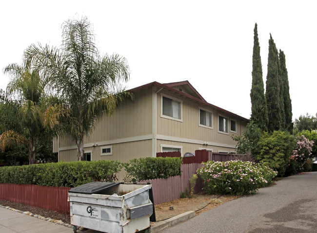 128 East Reed in San Jose, CA - Foto de edificio - Building Photo