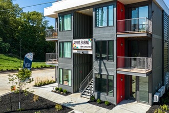 Signal Hill Studios in Kansas City, MO - Building Photo - Building Photo