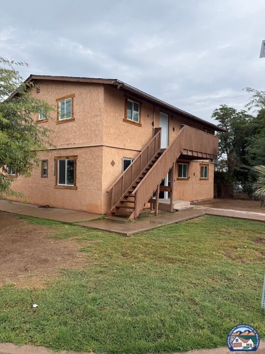 property at 232 W Barbara St