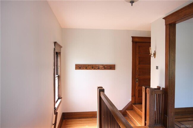 422 Huntington Ave-Unit -Upper in Buffalo, NY - Building Photo - Building Photo