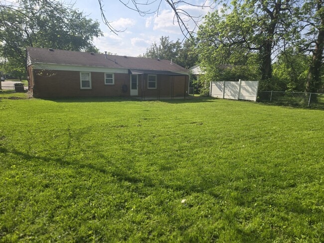 996 Brookcrest Dr in Mason, OH - Building Photo - Building Photo