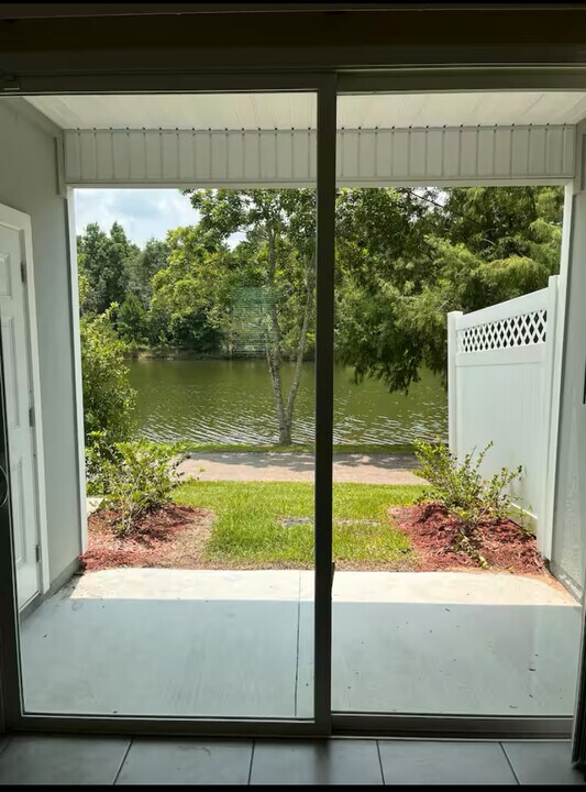 581 Running Wds St in Orange Park, FL - Building Photo