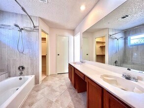 409 Kirkwood Dr in Lewisville, TX - Building Photo - Building Photo