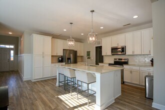 400 Anchor Hitch Ct in Sneads Ferry, NC - Building Photo - Building Photo