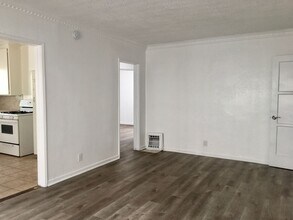 2814 1/2 S Sepulveda Blvd-Unit -2628 in Los Angeles, CA - Building Photo - Building Photo