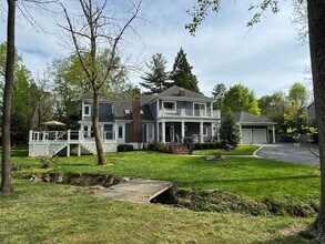 10505 Miller Rd in Oakton, VA - Building Photo - Building Photo