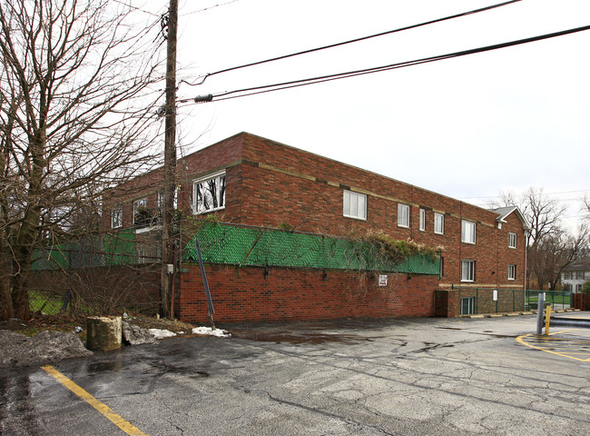 20759 Fairmount Cir in Cleveland, OH - Foto de edificio - Building Photo