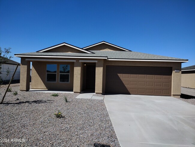 218 S Apache Ave in Eloy, AZ - Foto de edificio - Building Photo