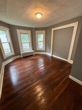 16 Fairview St, Unit 1 in Waterbury, CT - Foto de edificio - Building Photo
