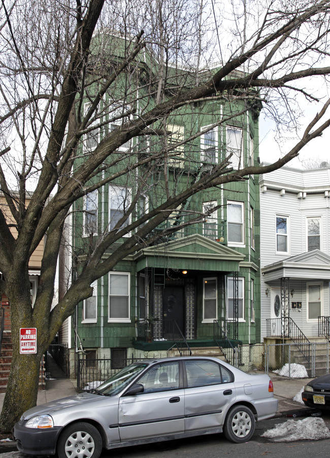 112 Charles St in Jersey City, NJ - Building Photo - Building Photo