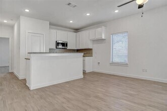 1219 Bells Dr in Denison, TX - Building Photo - Building Photo