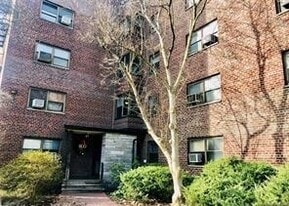 400 Fairview Ave in Fort Lee, NJ - Building Photo