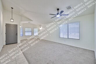 16660 W Ironwood St in Surprise, AZ - Building Photo - Building Photo