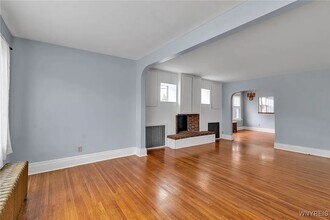 90 Clover Pl, Unit 1st Floor in Buffalo, NY - Building Photo - Building Photo