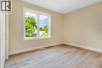 907 McKay Ave in Windsor, ON - Building Photo - Building Photo