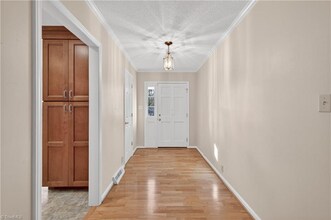 3041 Forest Line Dr in Clemmons, NC - Foto de edificio - Building Photo