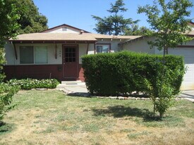 1808 Pole Line Rd in Davis, CA - Building Photo