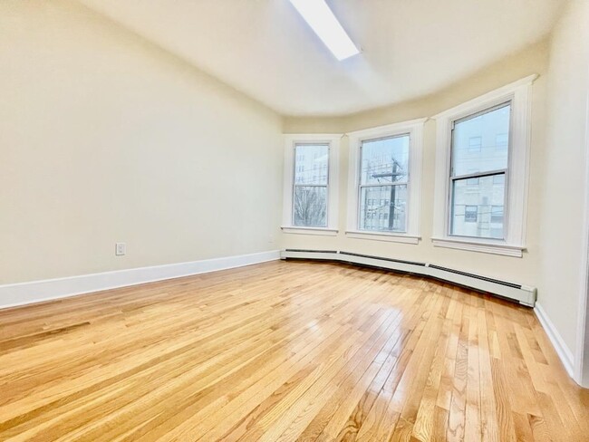 19 Baldwin Ave in Jersey City, NJ - Building Photo - Building Photo