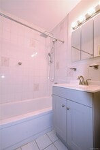 15-10 B 12th St in Queens, NY - Building Photo - Building Photo