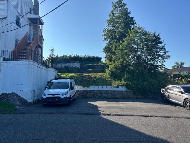 55 Bouton St in Norwalk, CT - Building Photo - Building Photo