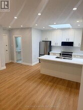 1727a Bayview Ave in Toronto, ON - Building Photo - Building Photo