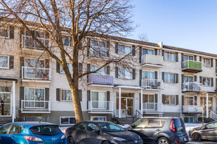 7800 des Ormeaux Apartments