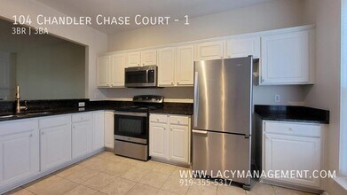 104 Chandler Chase Ct in Morrisville, NC - Foto de edificio - Building Photo