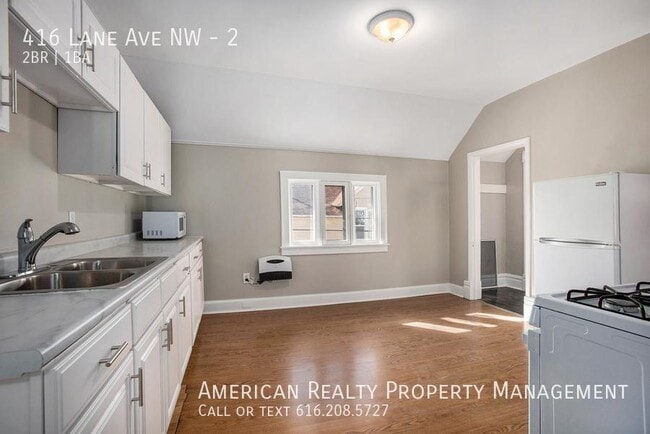 416 Lane Ave NW in Grand Rapids, MI - Building Photo - Building Photo