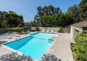 3312 Caminito Eastbluff, Unit 128 in La Jolla, CA - Building Photo