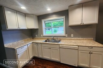 1224 Maycroft Rd in Lansing, MI - Building Photo - Building Photo
