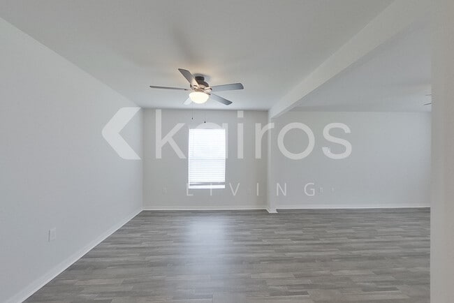 1835 Nelson Rd N in Cape Coral, FL - Foto de edificio - Building Photo