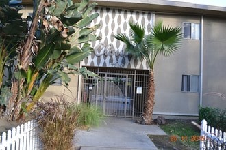 The Cloister Apartments in Los Angeles, CA - Building Photo - Building Photo