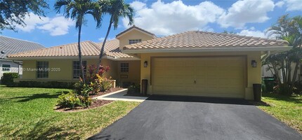 3562 Southern Orchard Rd W in Davie, FL - Foto de edificio - Building Photo