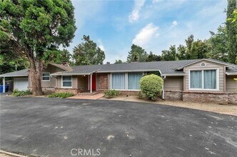 3442 Laurel Canyon Blvd in Studio City, CA - Foto de edificio - Building Photo