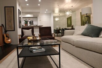 35 Linden Ave, Unit 404 in Long Beach, CA - Foto de edificio - Building Photo