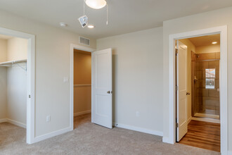 Canvas at Gateway in Denver, CO - Building Photo - Interior Photo