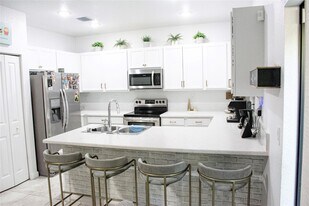 315 NE 208th Terrace in North Miami Beach, FL - Building Photo